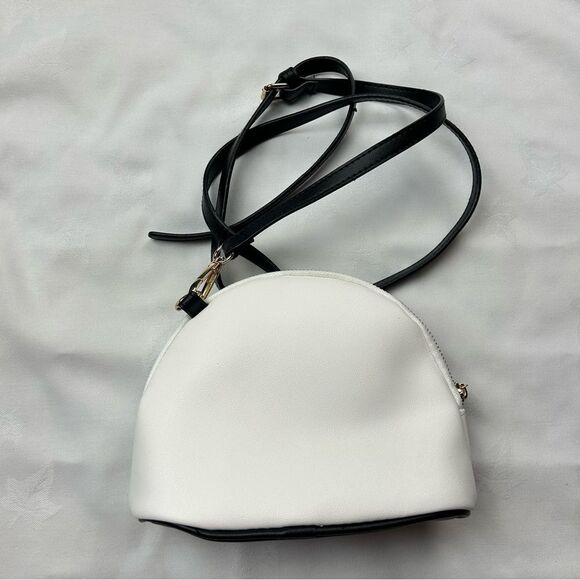 Sanrio Hello Kitty Crossbody Purse with Charms Adjustable Strap Zip White Red - Picture 4 of 15